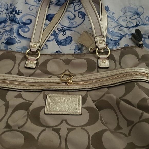 coach purse - Picture 2 of 4